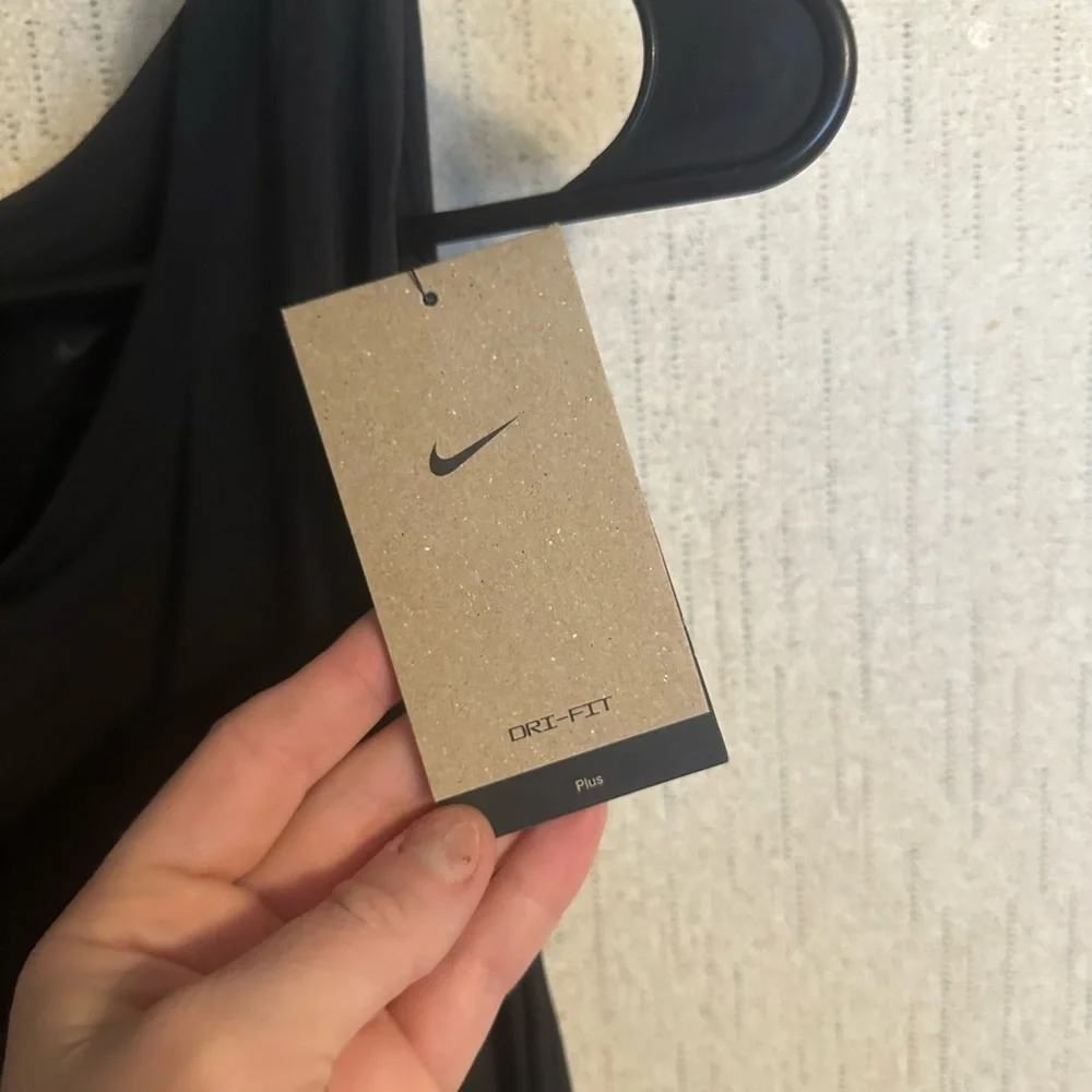 Nike One PLUS SIZE Women’s Dri-FIT Luxe Tank Top: BLACK:  NWT: SZ 3X - Picture 3 of 6